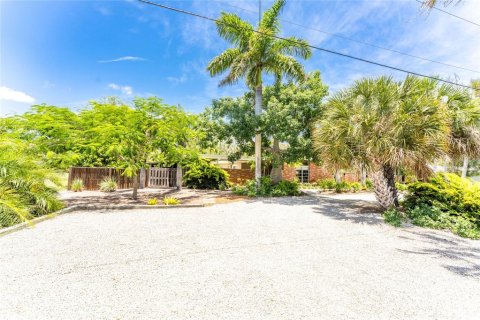 House in Placida, Florida 3 bedrooms, 140.47 sq.m. № 2134202 - photo 5