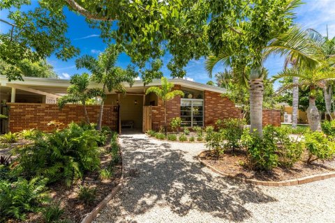 House in Placida, Florida 3 bedrooms, 140.47 sq.m. № 2134202
