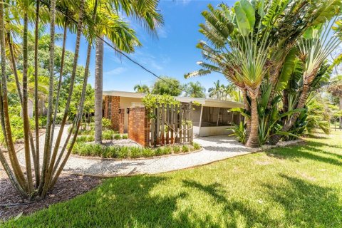 House in Placida, Florida 3 bedrooms, 140.47 sq.m. № 2134202 - photo 4