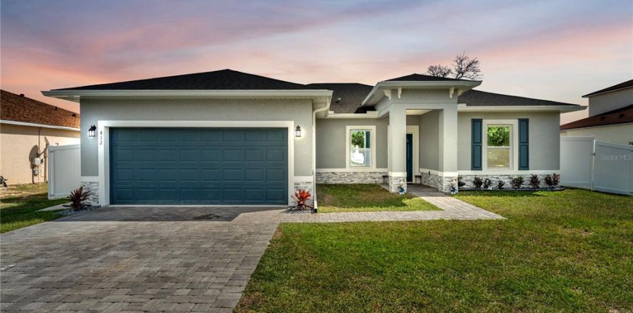Villa ou maison à Kissimmee, Floride 4 chambres, 175.59 m2 № 2098147