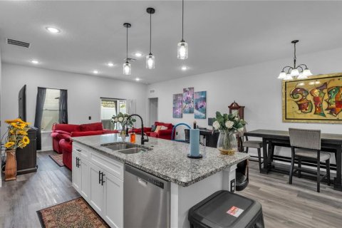 Villa ou maison à vendre à Kissimmee, Floride: 4 chambres, 175.59 m2 № 2098147 - photo 25