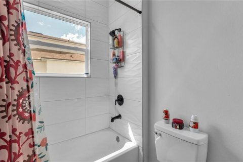 Villa ou maison à vendre à Kissimmee, Floride: 4 chambres, 175.59 m2 № 2098147 - photo 15