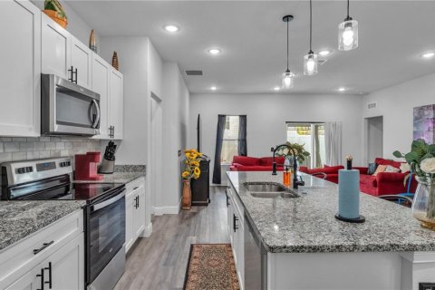 Villa ou maison à vendre à Kissimmee, Floride: 4 chambres, 175.59 m2 № 2098147 - photo 24