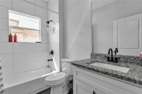 Villa ou maison à vendre à Kissimmee, Floride: 4 chambres, 175.59 m2 № 2098147 - photo 18