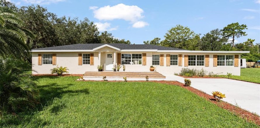 Villa ou maison à DeLand, Floride 5 chambres, 237.46 m2 № 1900756