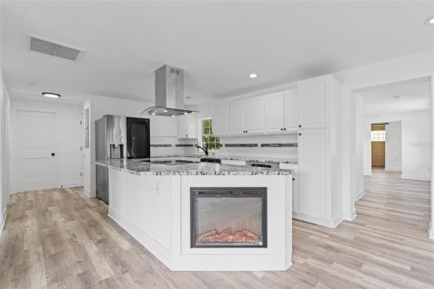Villa ou maison à vendre à DeLand, Floride: 5 chambres, 237.46 m2 № 1900756 - photo 8