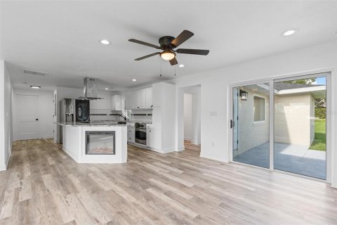 Villa ou maison à vendre à DeLand, Floride: 5 chambres, 237.46 m2 № 1900756 - photo 11