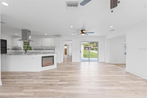 Villa ou maison à vendre à DeLand, Floride: 5 chambres, 237.46 m2 № 1900756 - photo 14