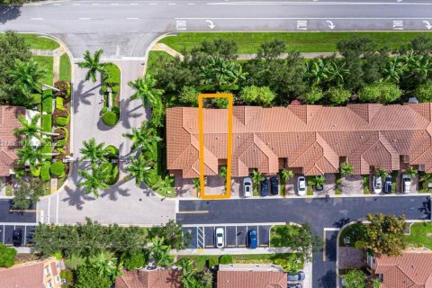 Townhouse in Plantation, Florida 3 bedrooms, 161.84 sq.m. № 1929979 - photo 30