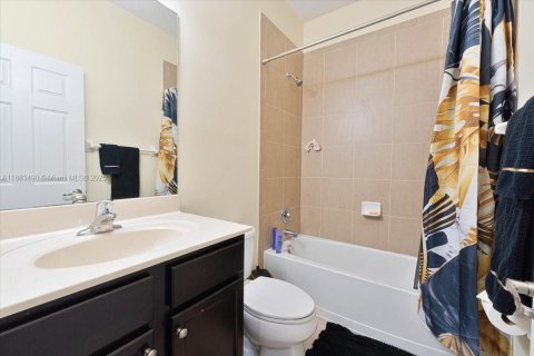 Townhouse in Plantation, Florida 3 bedrooms, 161.84 sq.m. № 1929979 - photo 18