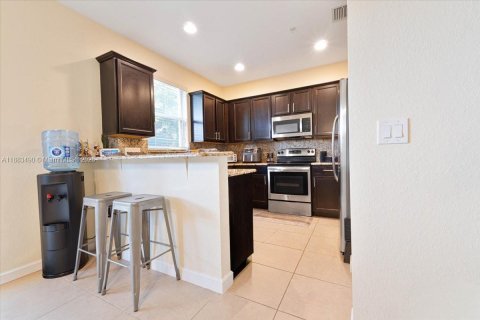 Townhouse in Plantation, Florida 3 bedrooms, 161.84 sq.m. № 1929979 - photo 4