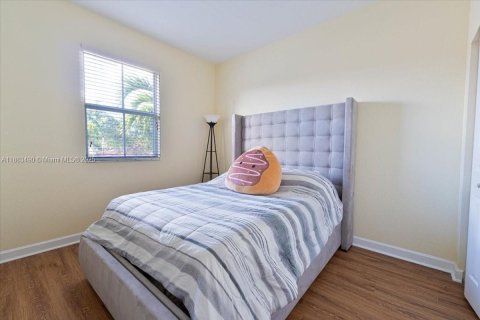 Townhouse in Plantation, Florida 3 bedrooms, 161.84 sq.m. № 1929979 - photo 19