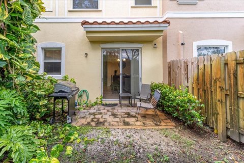 Townhouse in Plantation, Florida 3 bedrooms, 161.84 sq.m. № 1929979 - photo 10