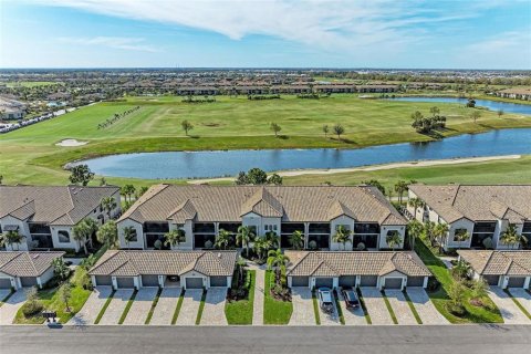 Condominio en alquiler en Lakewood Ranch, Florida, 2 dormitorios, 124.12 m2 № 1440371 - foto 3