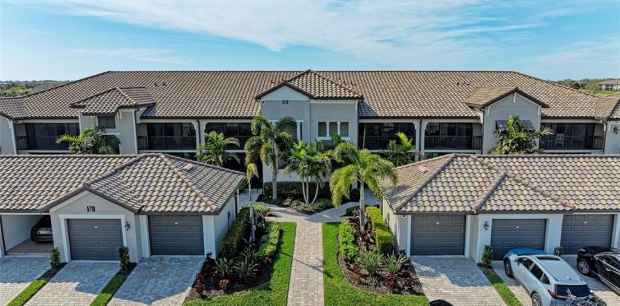 Condominio en Lakewood Ranch, Florida, 2 dormitorios № 1440371