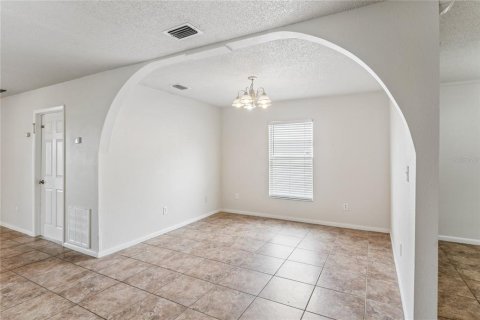 Villa ou maison à vendre à Tampa, Floride: 4 chambres, 170.2 m2 № 2398711 - photo 8