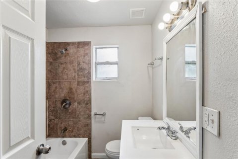 Villa ou maison à vendre à Tampa, Floride: 4 chambres, 170.2 m2 № 2398711 - photo 21