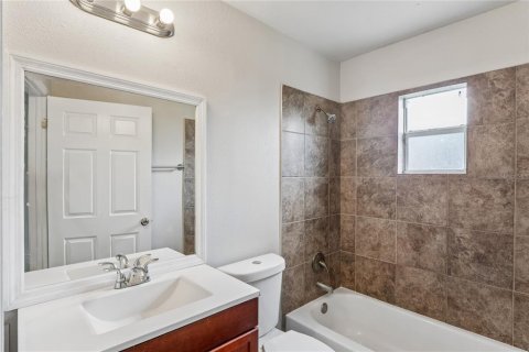Villa ou maison à vendre à Tampa, Floride: 4 chambres, 170.2 m2 № 2398711 - photo 16