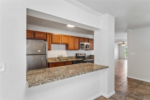 Villa ou maison à vendre à Tampa, Floride: 4 chambres, 170.2 m2 № 2398711 - photo 6
