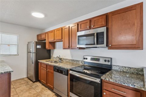 Villa ou maison à vendre à Tampa, Floride: 4 chambres, 170.2 m2 № 2398711 - photo 5