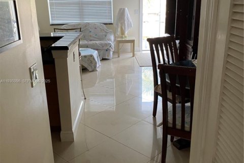 Condominio en alquiler en Hallandale Beach, Florida, 1 dormitorio, 57.6 m2 № 1989139 - foto 7
