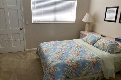 Condominio en alquiler en Hallandale Beach, Florida, 1 dormitorio, 57.6 m2 № 1989139 - foto 4