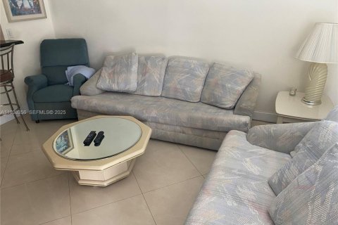 Condominio en alquiler en Hallandale Beach, Florida, 1 dormitorio, 57.6 m2 № 1989139 - foto 10