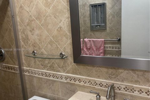 Condominio en alquiler en Hallandale Beach, Florida, 1 dormitorio, 57.6 m2 № 1989139 - foto 14
