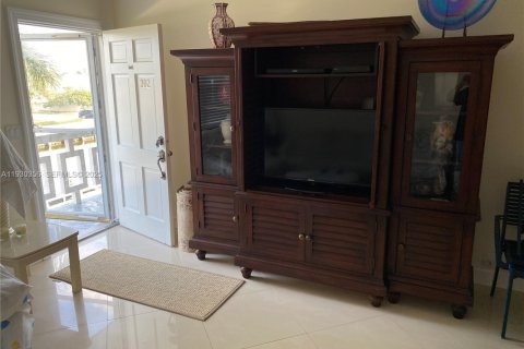 Condominio en alquiler en Hallandale Beach, Florida, 1 dormitorio, 57.6 m2 № 1989139 - foto 9