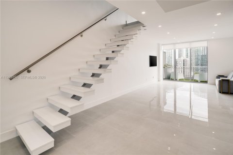 Снять в аренду кондоминиум в Майами, Флорида 2 спальни, 120.77м2, № 2050077 - фото 2