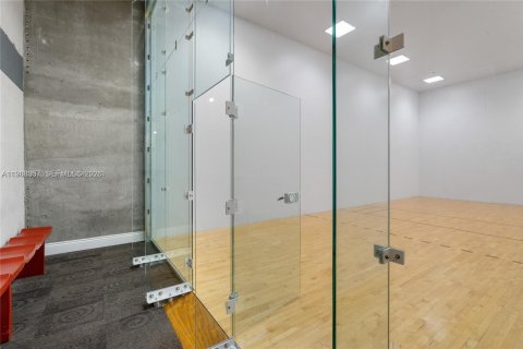 Снять в аренду кондоминиум в Майами, Флорида 2 спальни, 120.77м2, № 2050077 - фото 28