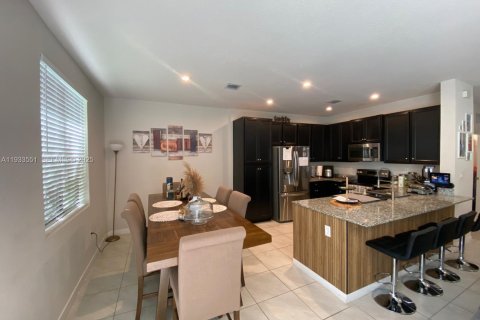 Adosado en alquiler en Homestead, Florida, 4 dormitorios, 183.95 m2 № 1992098 - foto 8