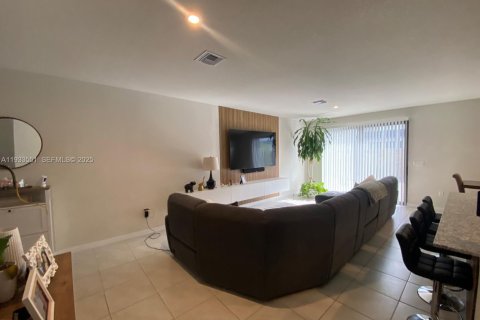 Adosado en alquiler en Homestead, Florida, 4 dormitorios, 183.95 m2 № 1992098 - foto 4