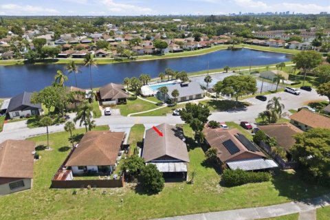 House in West Palm Beach, Florida 3 bedrooms, 120.03 sq.m. № 2083435 - photo 18