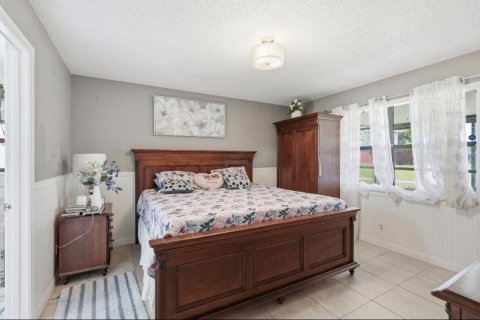 House in West Palm Beach, Florida 3 bedrooms, 120.03 sq.m. № 2083435 - photo 9