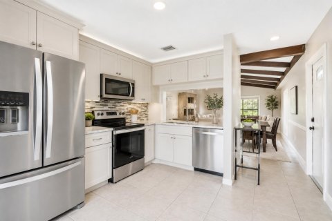 House in West Palm Beach, Florida 3 bedrooms, 120.03 sq.m. № 2083435 - photo 3