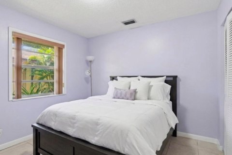 House in West Palm Beach, Florida 3 bedrooms, 120.03 sq.m. № 2083435 - photo 7