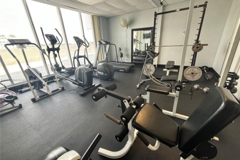 Commercial property in Hollywood, Florida № 1753952 - photo 22
