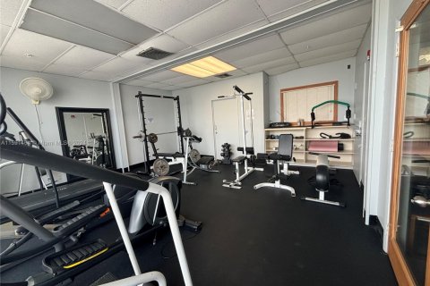 Commercial property in Hollywood, Florida № 1753952 - photo 24
