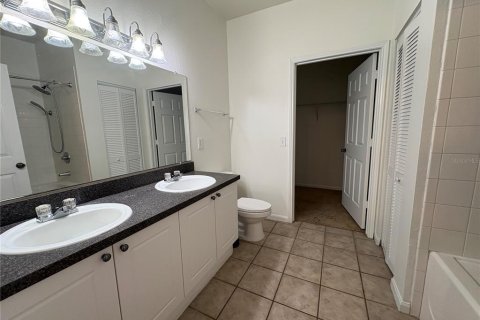Condo in Palm Harbor, Florida, 4 bedrooms  № 2197569 - photo 13