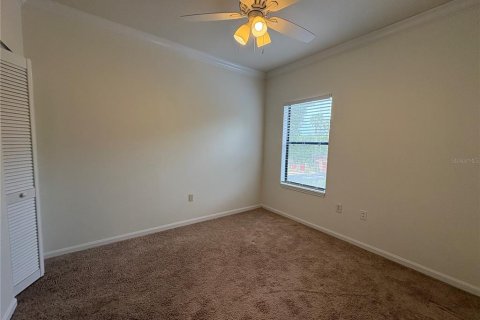 Condo in Palm Harbor, Florida, 4 bedrooms  № 2197569 - photo 17