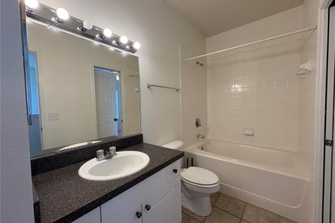 Condo in Palm Harbor, Florida, 4 bedrooms  № 2197569 - photo 21