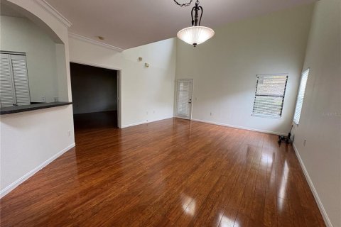 Condo in Palm Harbor, Florida, 4 bedrooms  № 2197569 - photo 4