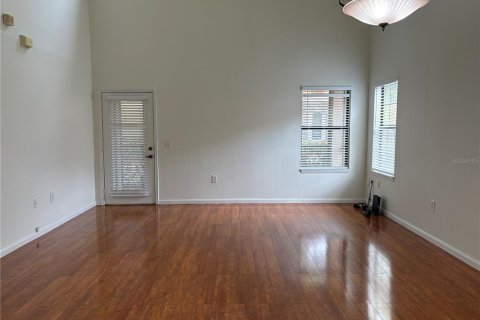 Condo in Palm Harbor, Florida, 4 bedrooms  № 2197569 - photo 7