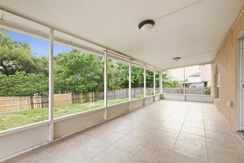Villa ou maison à vendre à Eustis, Floride: 4 chambres, 204.38 m2 № 2410504 - photo 9