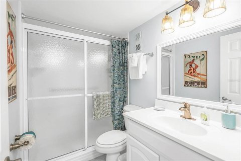Condo in New Smyrna Beach, Florida, 2 bedrooms  № 1684579 - photo 23