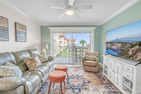 Condo in New Smyrna Beach, Florida, 2 bedrooms  № 1684579 - photo 2