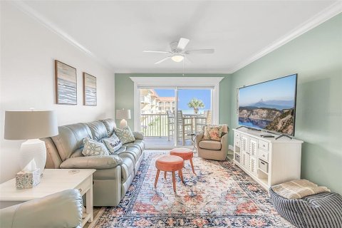 Condo in New Smyrna Beach, Florida, 2 bedrooms  № 1684579 - photo 8