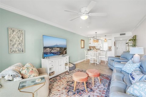 Condo in New Smyrna Beach, Florida, 2 bedrooms  № 1684579 - photo 9