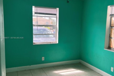 Villa ou maison à louer à Hallandale Beach, Floride: 2 chambres, 186.36 m2 № 2028964 - photo 10